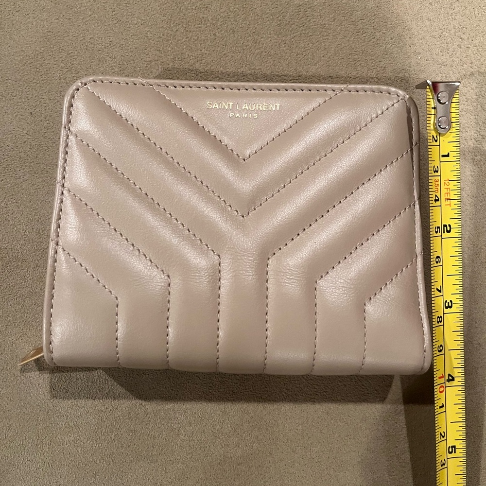Saint Laurent  Joan bifold Beige Chevron Wallet, authentic - Picture 10 of 12